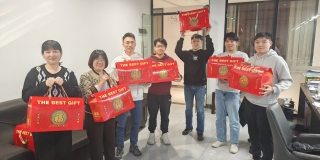 心系員工，情暖新春——東莞園林發(fā)放春節(jié)福利
